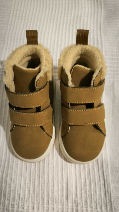 Бебешки боти Н&М 20/21