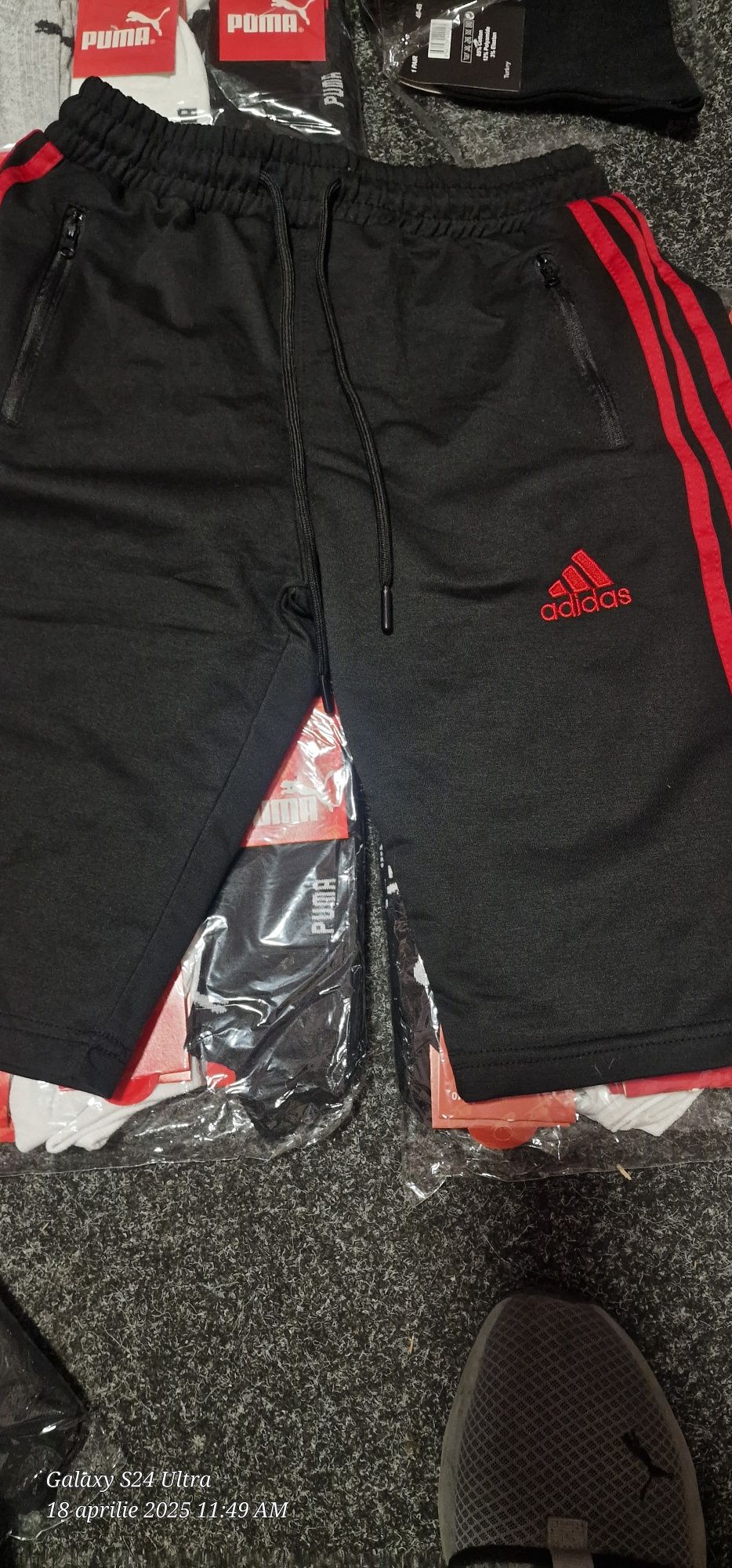 Vand pantaloni scurti Noi Adidas