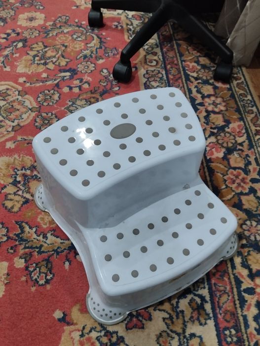 Продам стульчик лесенка бу