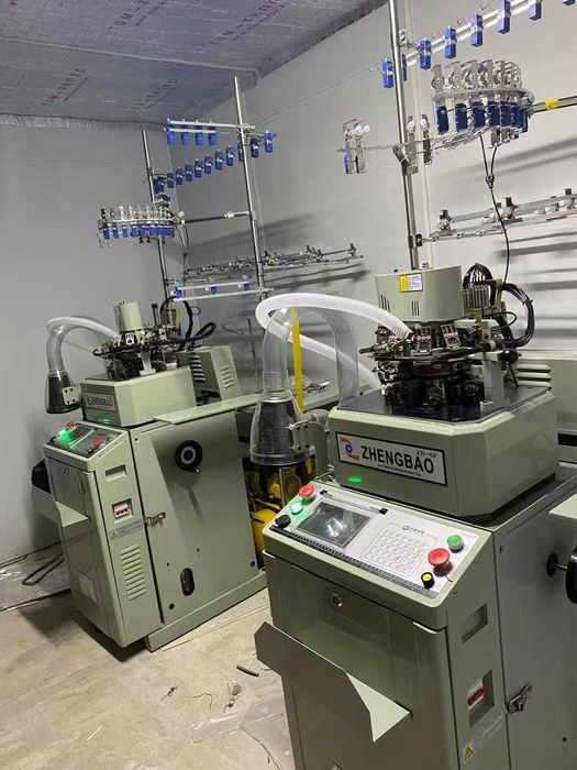 Продается оборудование для производства носков (почти новое)