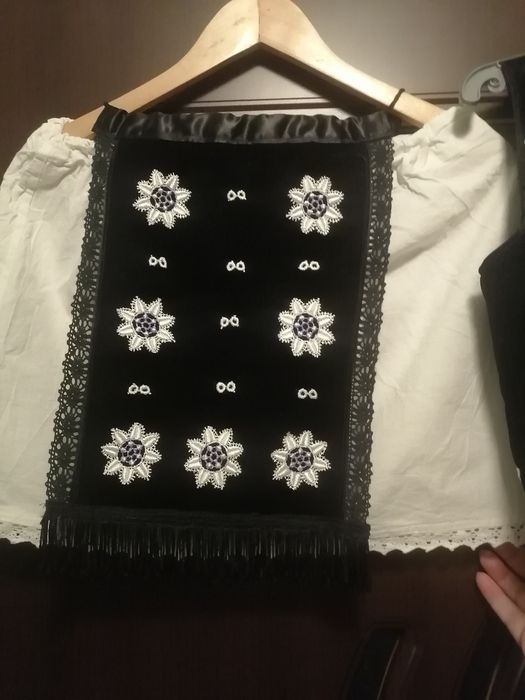 Costum popular fetite