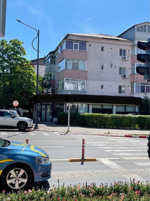 Spatiu comercial stradal