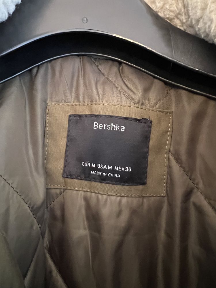 Geaca Barbati Khaki Bershka M ca noua