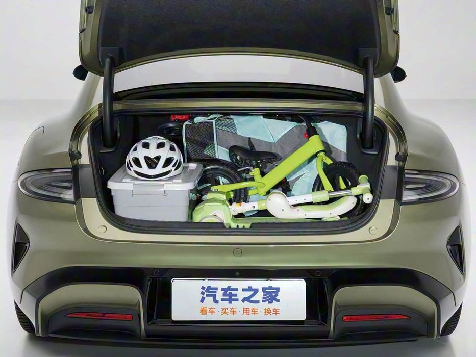 Xiaomi SU7 sport car