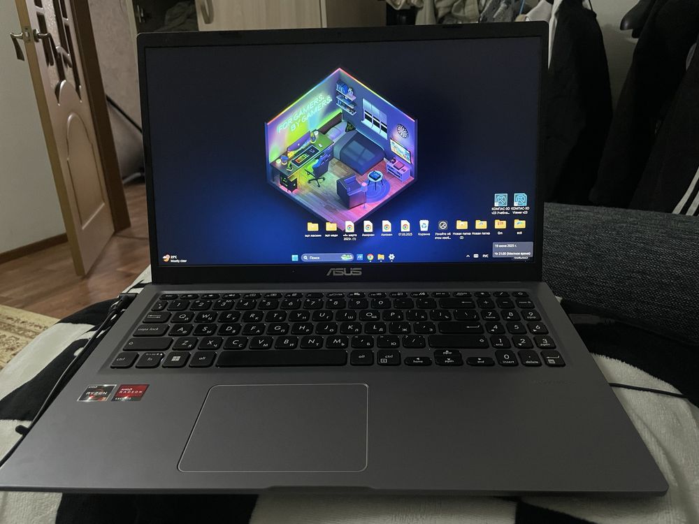 Ноутбук Asus M1515D