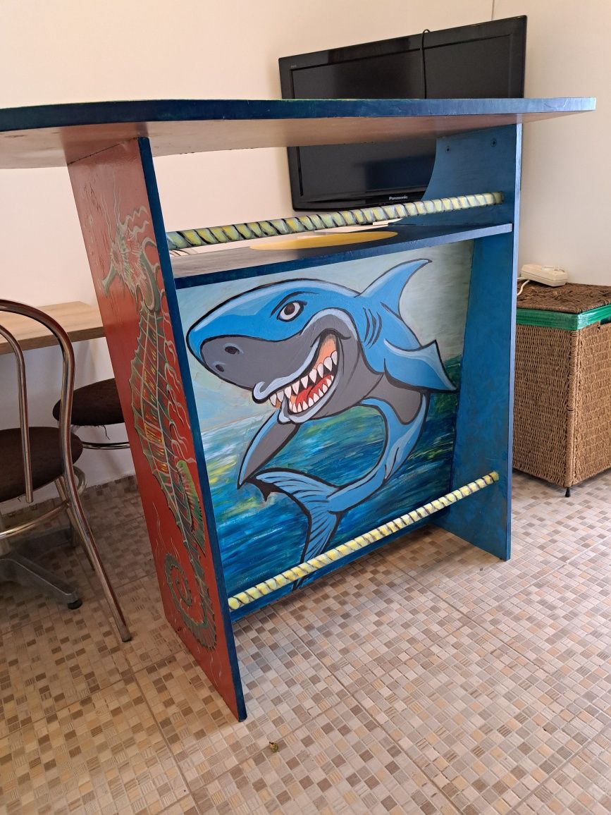 Minibar recepție pictat în stil Mmarin