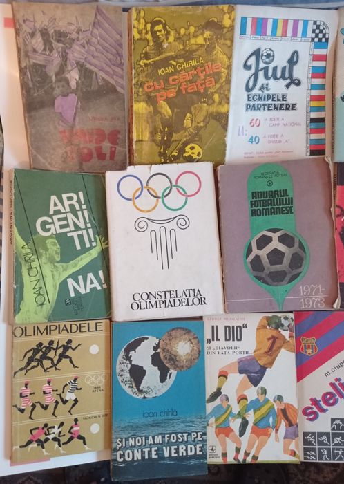 Vând/Schimb 27 de cărți,tematică sport-fotbal.Câteva cărți cu defecte.