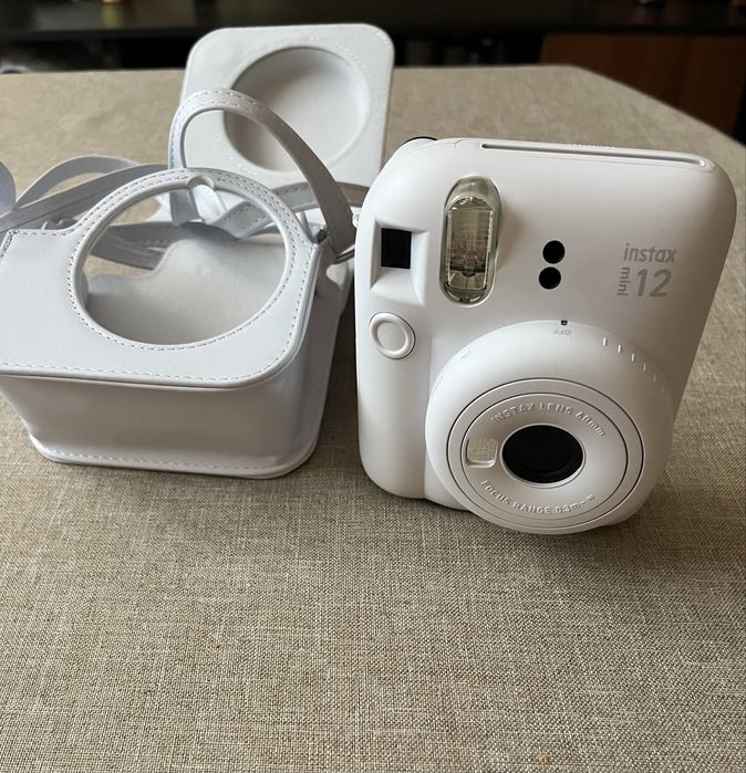 Фотоапарат Instax mini 12