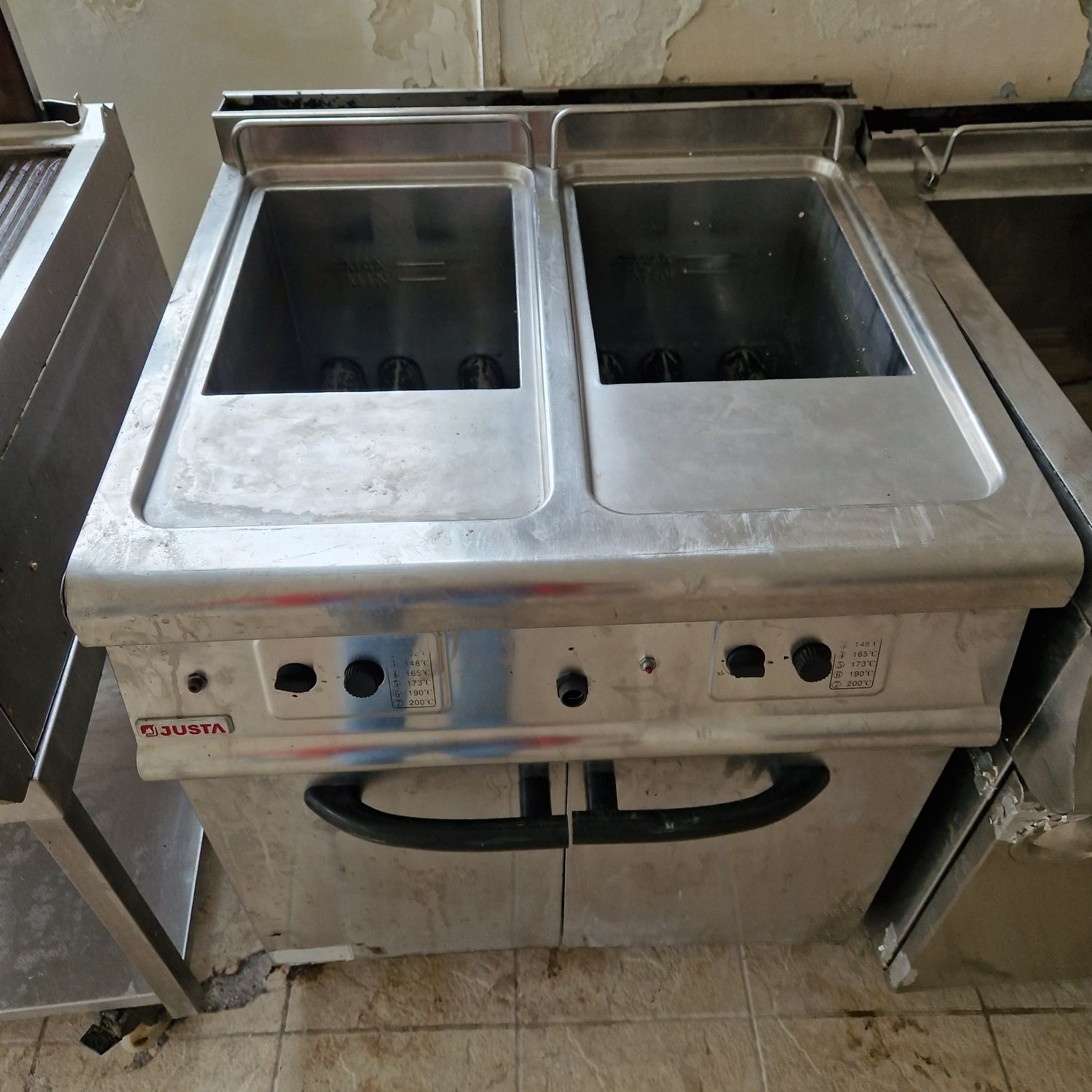 Grill electric sau gaz, de banc, 220v sau 380v
