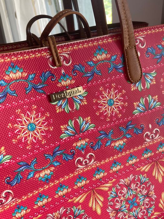 Poșetă Desigual, modelul Hércules Capri Maxi