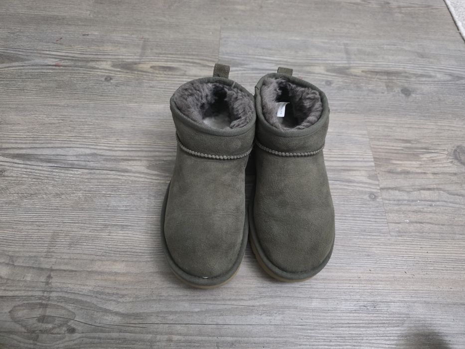 Ugg,nr 36, int 22,5 cm, pret 350, originale