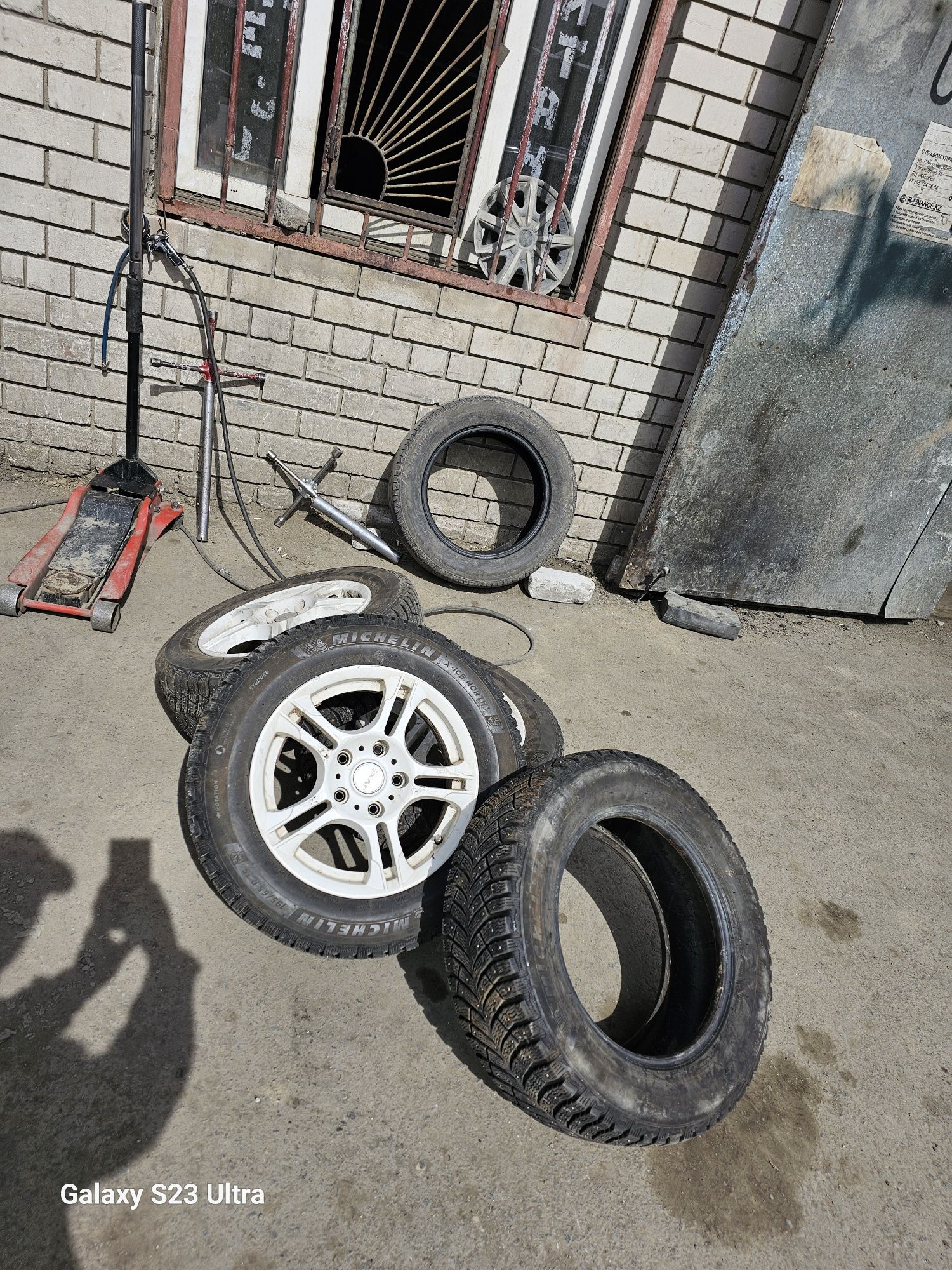 Резина Michelin 195/65/15