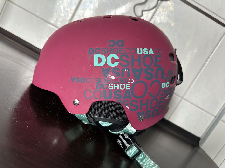 2 броя каски DC и LIME
