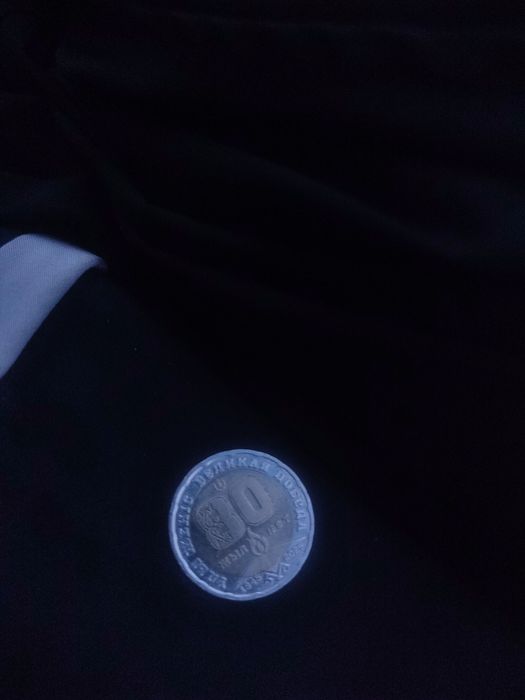 продам монету 200 тг юбилейную
