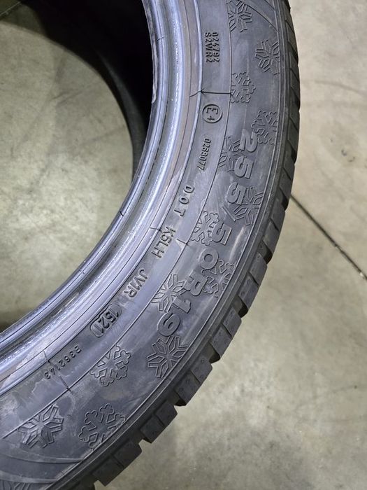 255/50/19 DUNLOP 4бр
