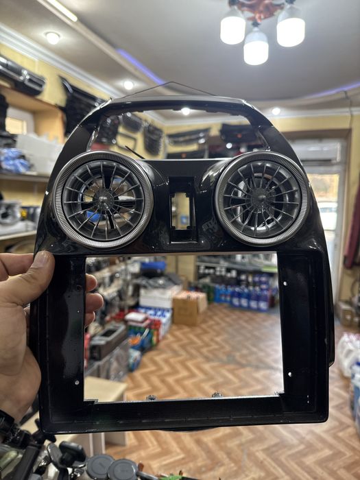 Spark ramka tesla manitorga 10