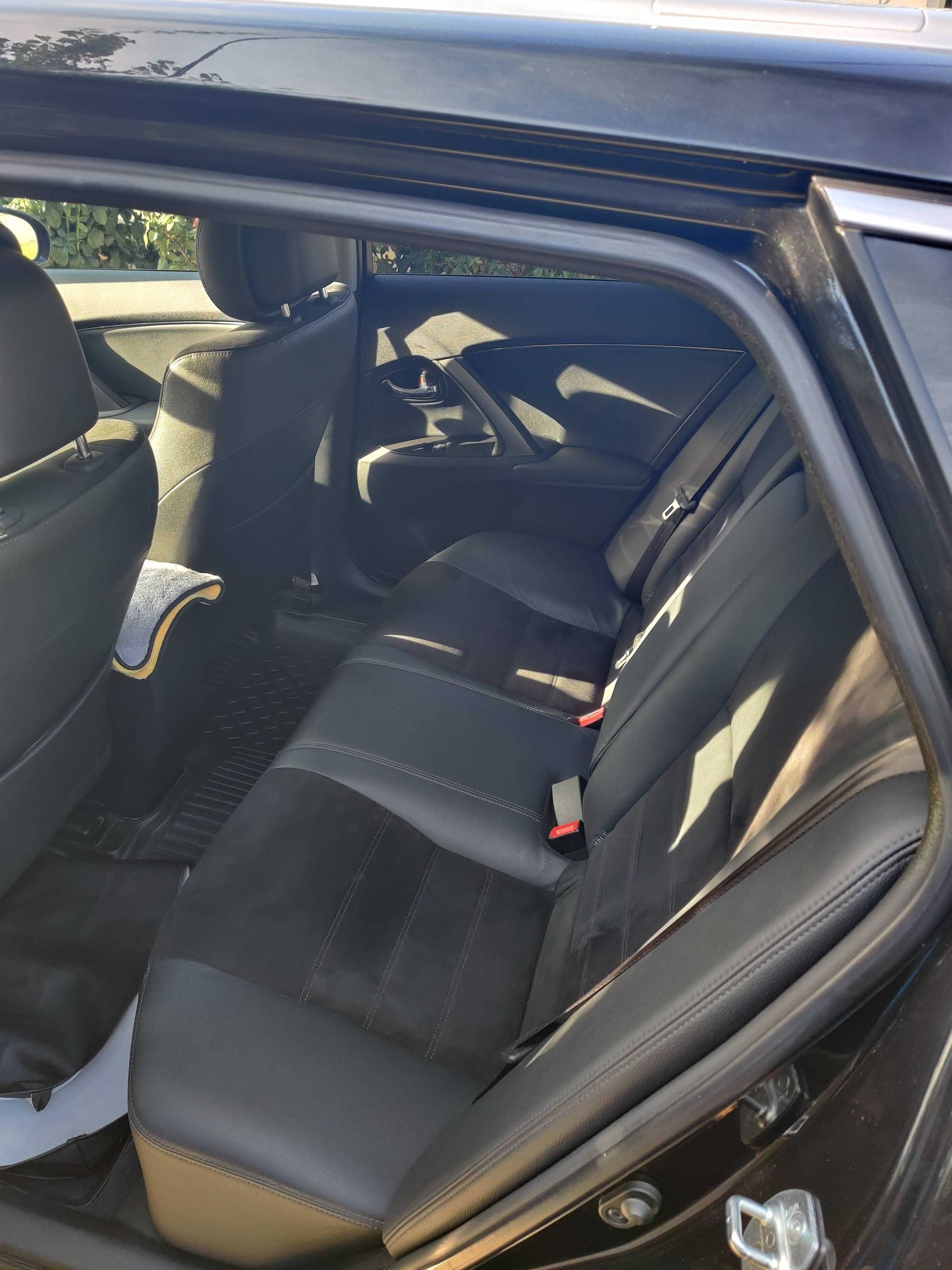 Vand Toyota Avensis T27 Combi 1.8 benzina  2014 usor Negociabil.