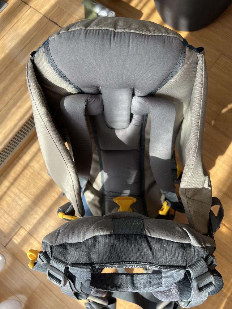 Deuter kid comfort lite - туристическа раница за носене на деца