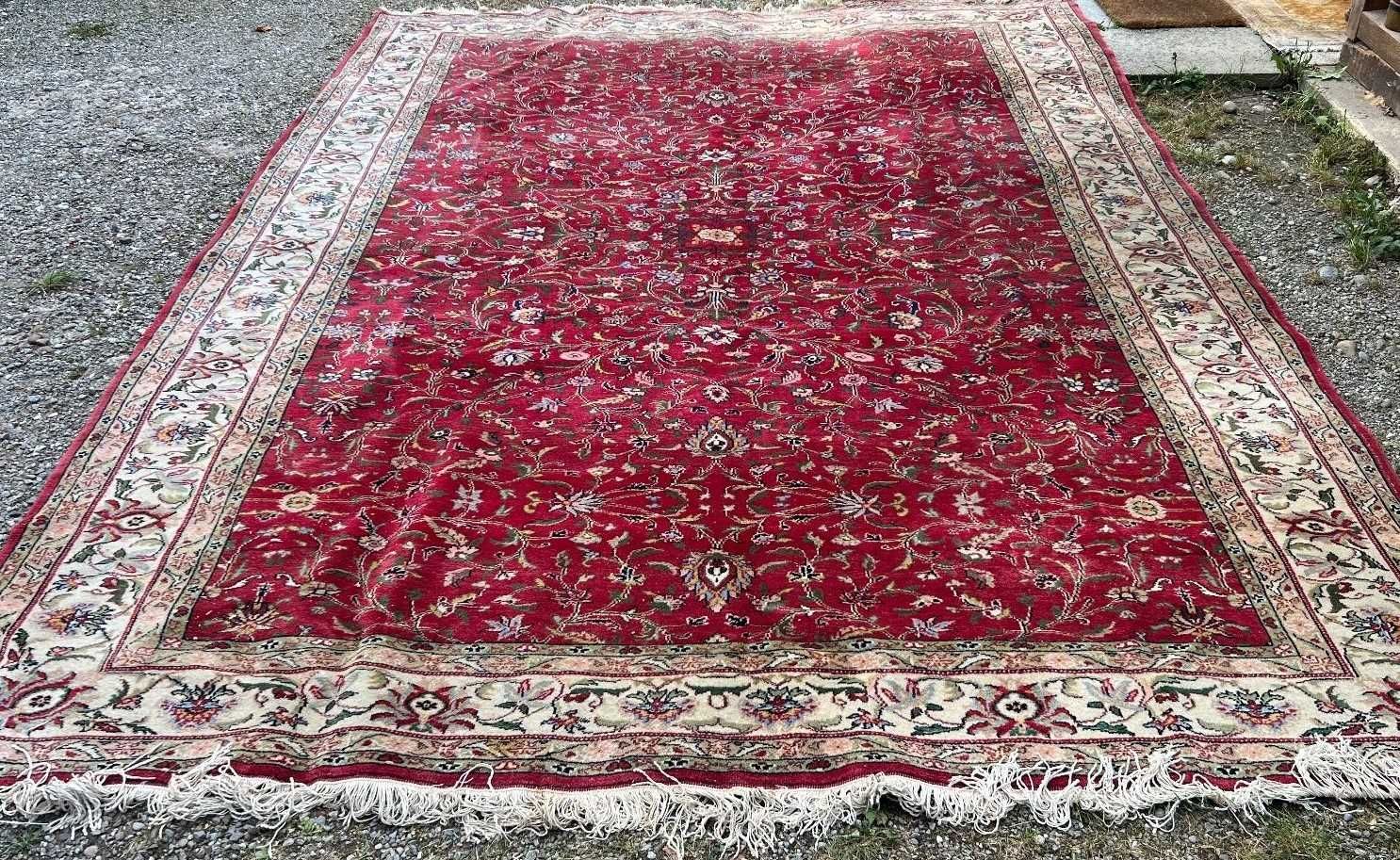 Голям персийски килим