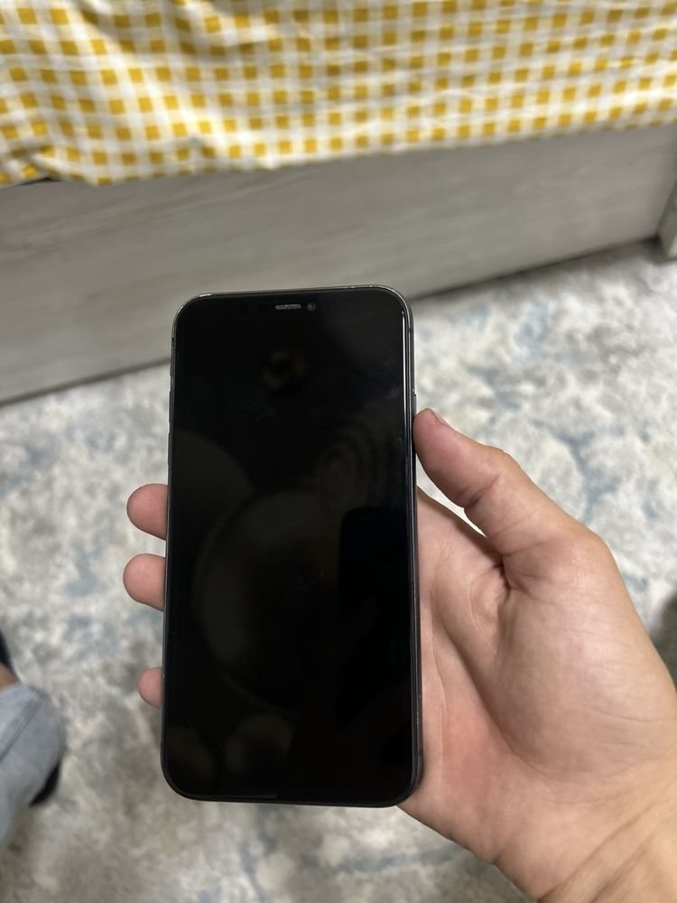 iphone 11 uzi hlati zur