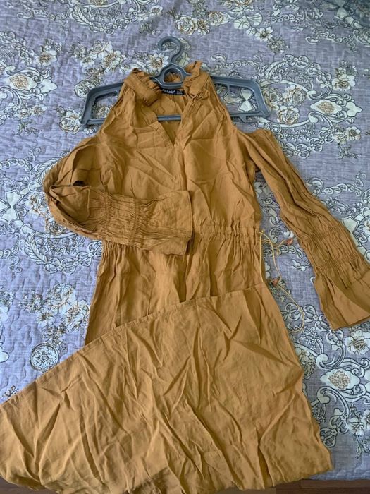 Женская одежда в отличном состоянии 
Как новый 
Цена : 50 тысчя