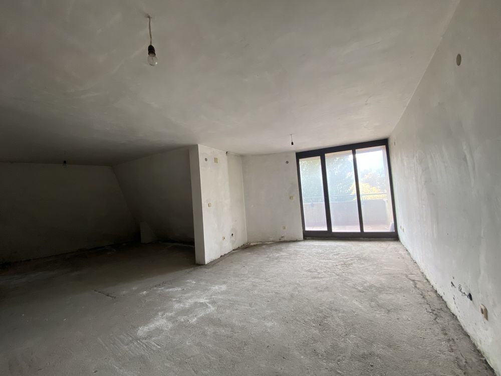 Просторен двустаен апартамент за продажба в Разлог център