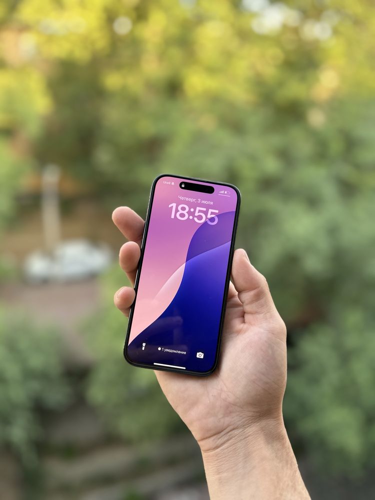 Iphone 15 pro 90% batareka