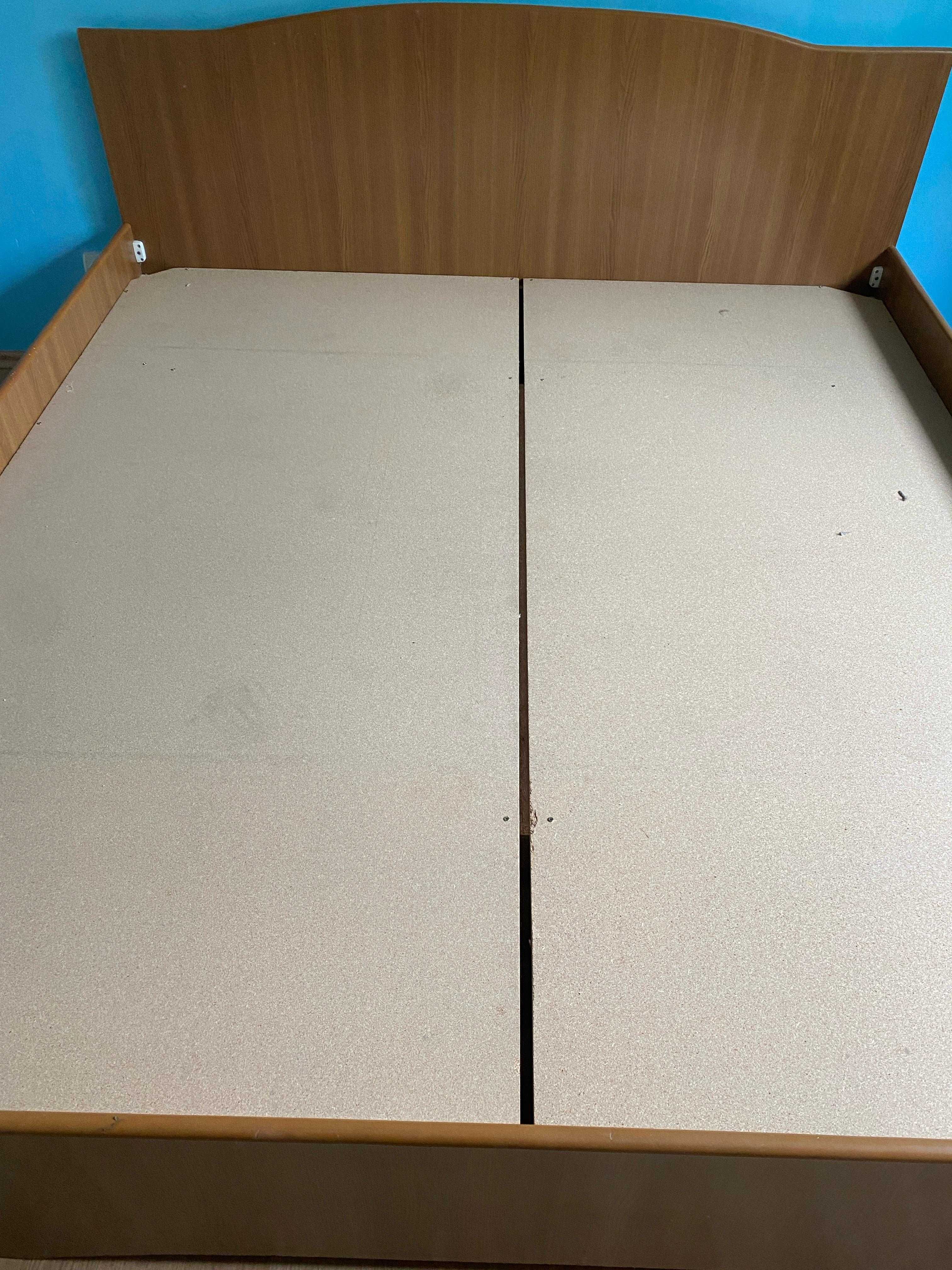 Pat Dublu de Centru cu Ladă Depozitare și Saltea 180X200 cm