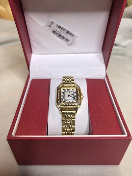 Женские элегантные часы Cartier