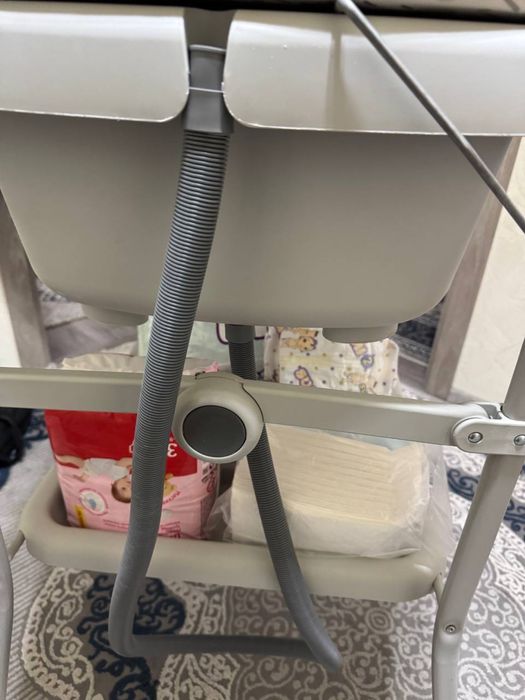 Chicco Cuddle & Bubble - пеленальный столик и ванночка 2 в 1