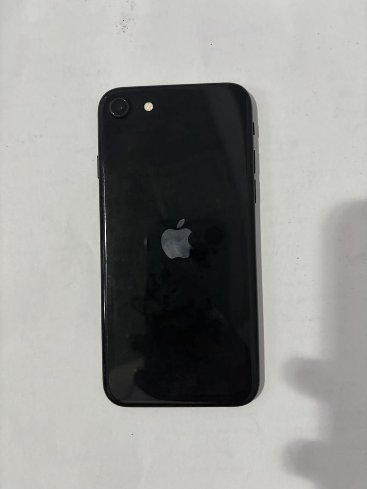 Продам Iphone Se