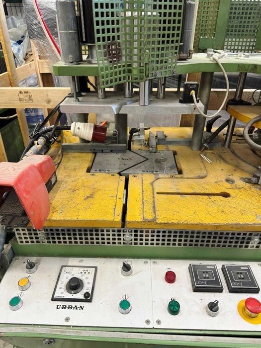 Залепваща машина URBAN