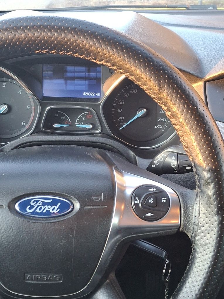 Vând Ford focus mk3 2013/Schimb