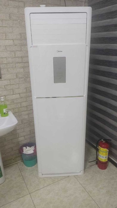 Кондиционер стоячий 60талик йенги 3 ой ишлаган