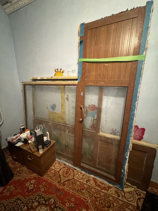 Продам 2 штук алюминивый перегородку зал балкон