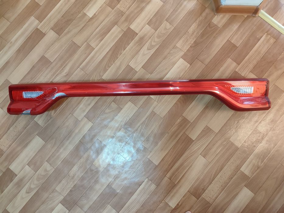 Продам фонарь на пятую дверь Haval M6. Б/У, разбит левый плафон.