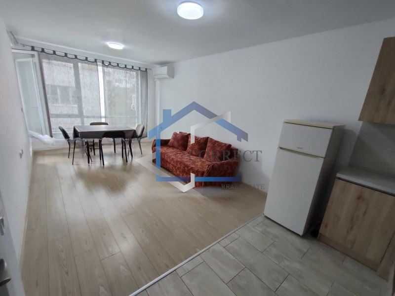 Дава се под наем Двустаен апартамент в Варна, Младост 2 - 60 кв.м за 459 € - Снимка #2