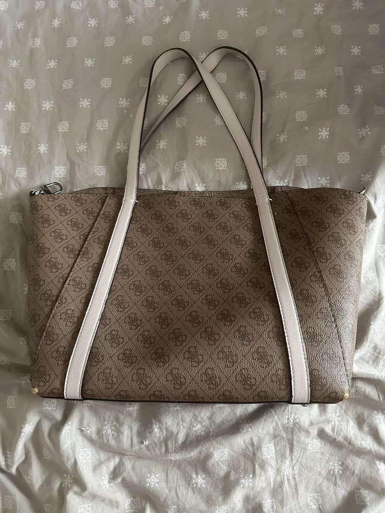 Чанта GUESS използвана