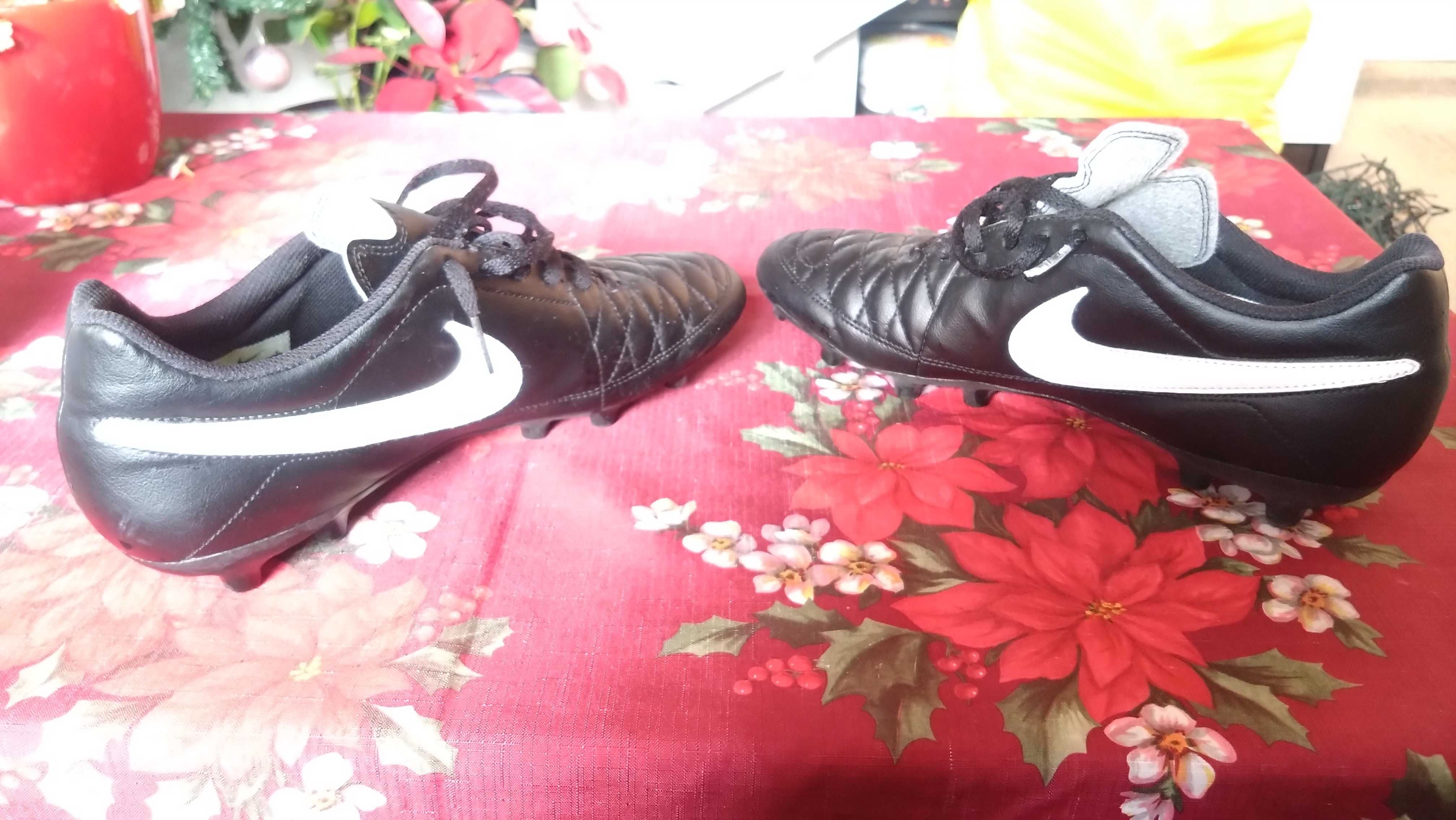 Ghete fotbal Nike marime 43