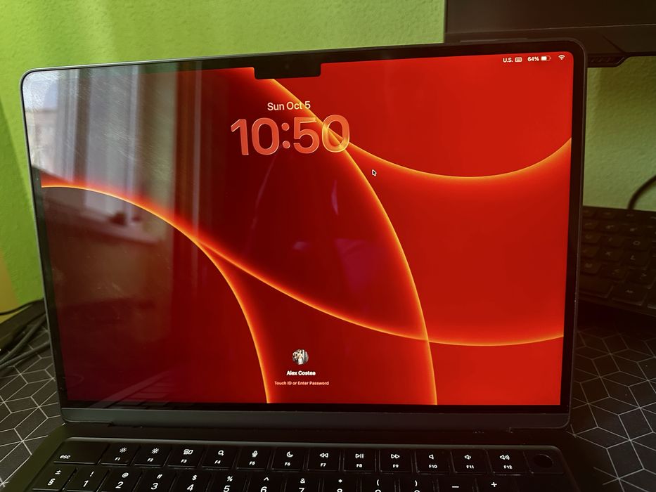 Macbook air 13 m3 8gb ram 256gb