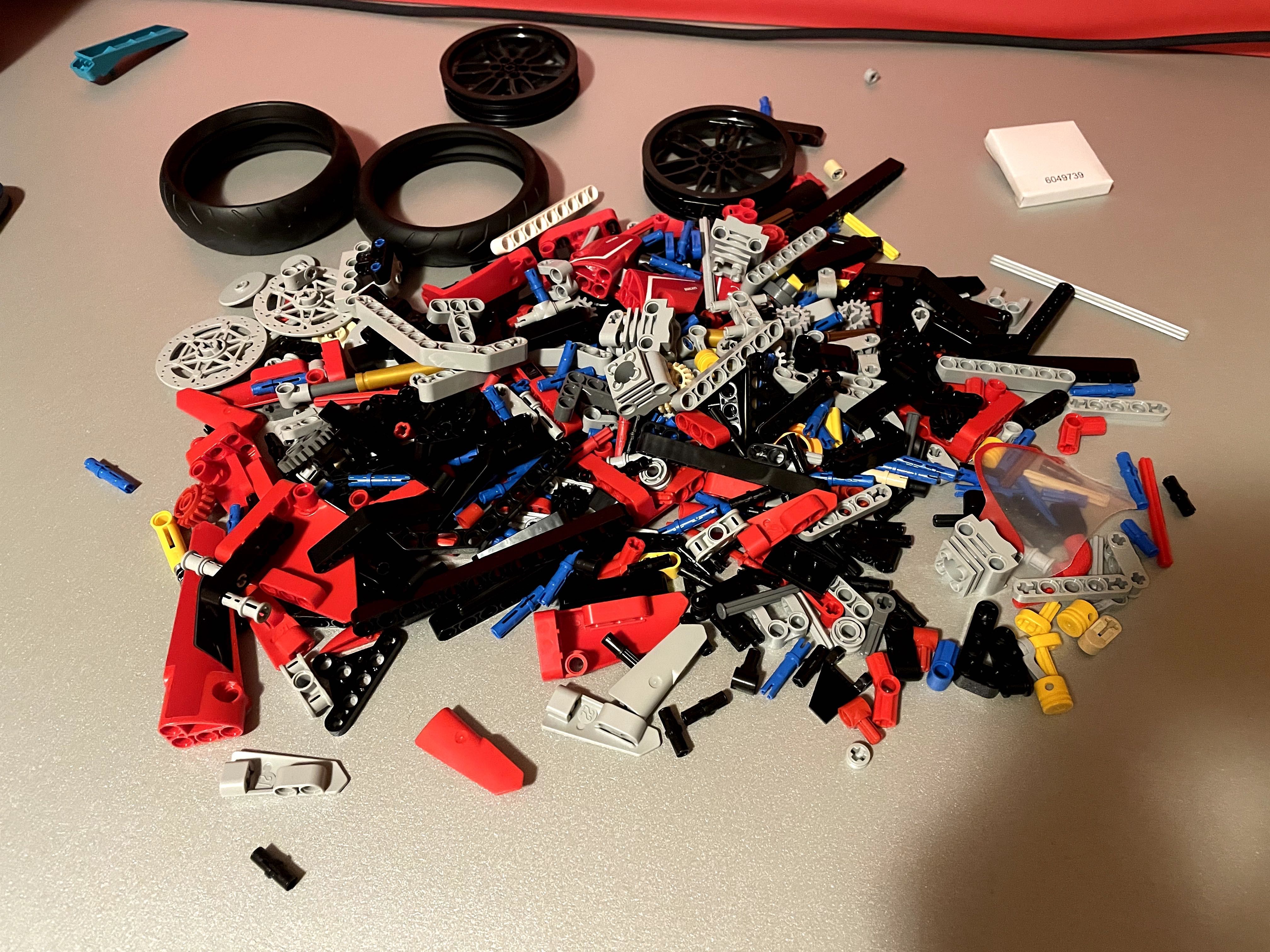 LEGO Technic - Ducati Panigale V4 R
