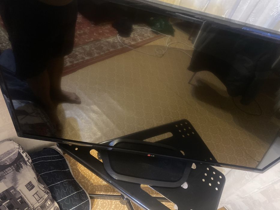 Продам телевизор на запчасти