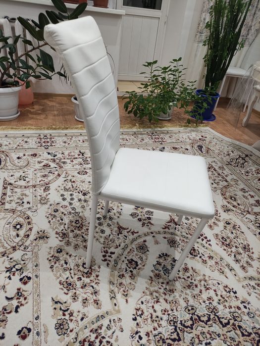 Стулья для кухни. И овальной килем ди