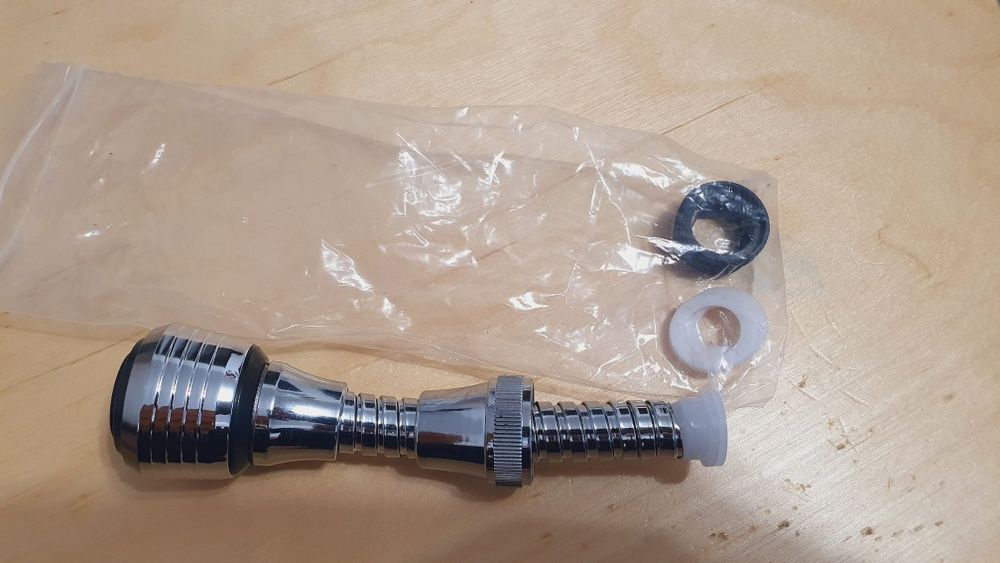 Furtun adaptor pentru bateria chiuvetei
