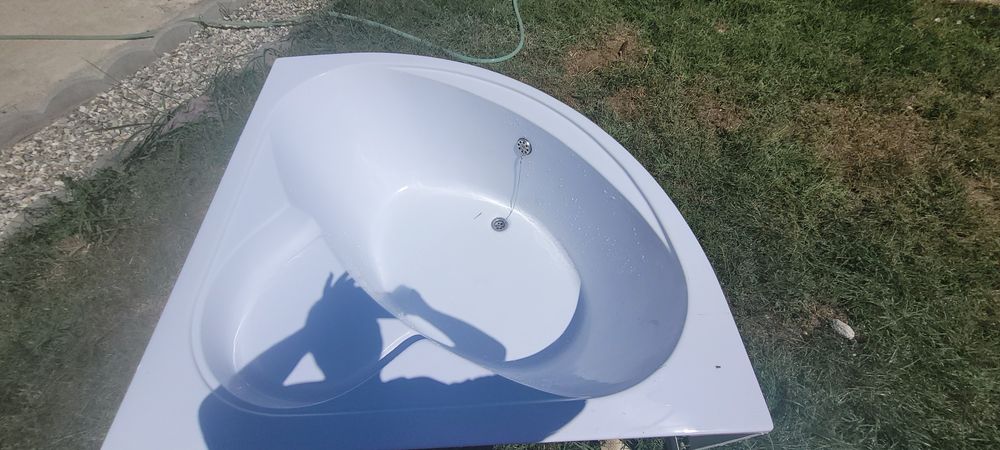 Vind cada pe colt de 140 pe 140