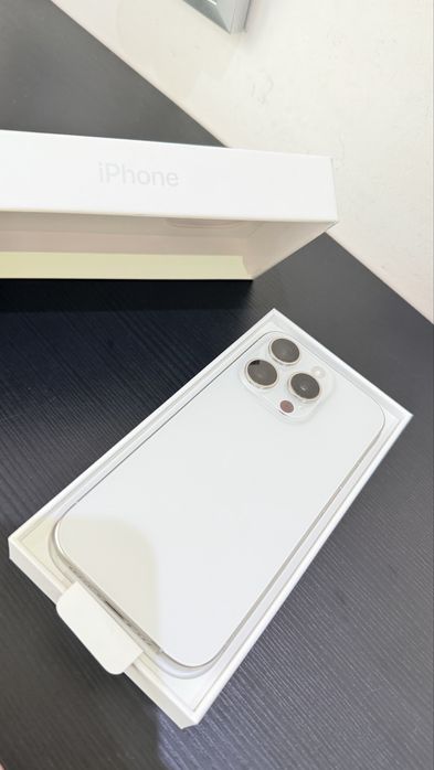 i phone 15 pro  с документи