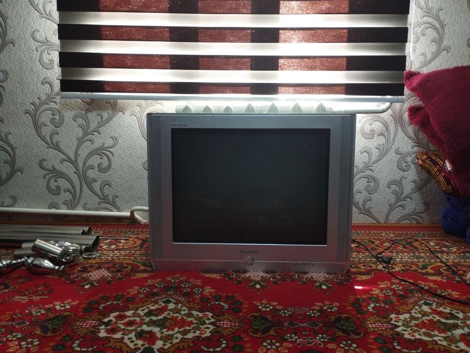 Slmsung телевизор