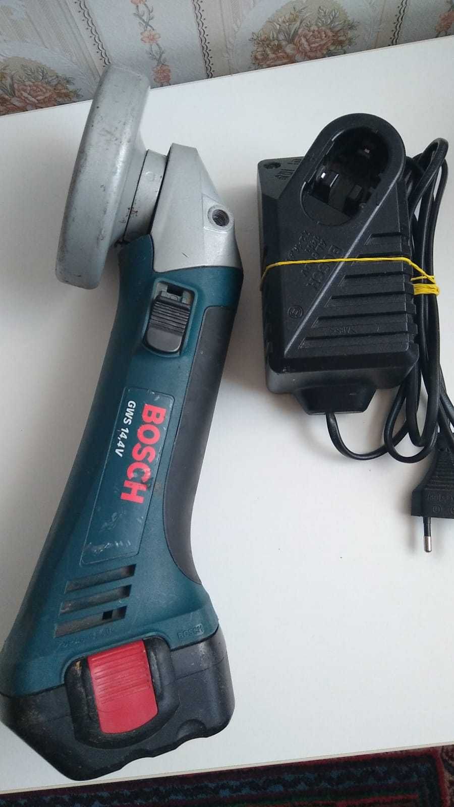 Bosch flex polizor 100  cu  acumulatori 14,4v