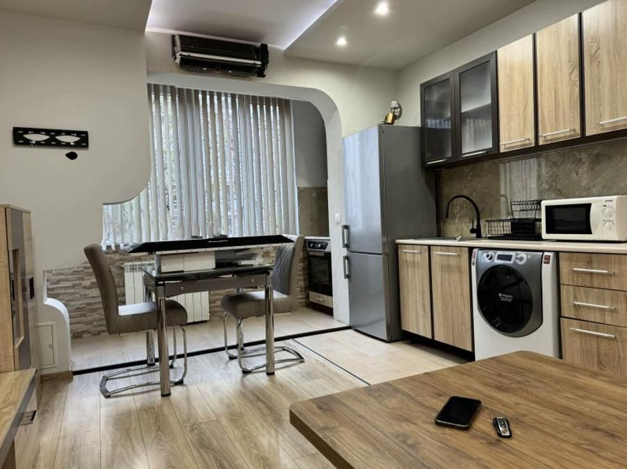 Дава се под наем Двустаен апартамент в София, Оборище - 38 кв.м за 750 € - Снимка #1