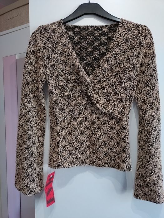 Bluza de dama, noua cu eticheta